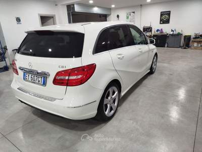 Mercedes-Benz Classe B B 200 CDI Premium Bianco usata San Vito dei Normanni