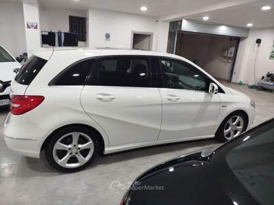 Mercedes-Benz Classe B B 200 CDI Premium Bianco usata San Vito dei Normanni