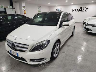 Mercedes-Benz Classe B B 200 CDI Premium Bianco usata San Vito dei Normanni