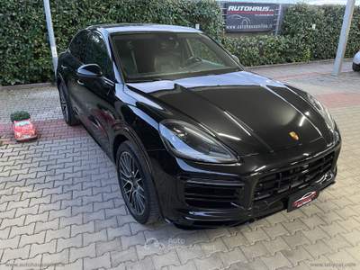 Porsche Cayenne Cayenne Coupé 3.0 V6 E-Hybrid Plat. Ed. Grigio usata Taranto