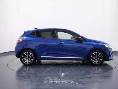 Renault Clio 1.0 TCe 90cv 5 porte Techno Blu/Azzurro usata Nola