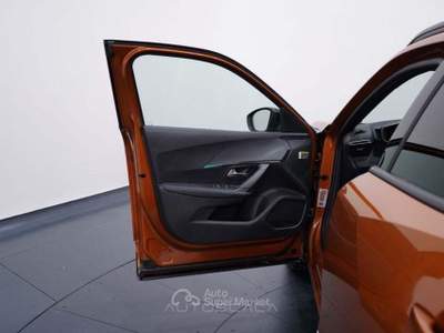 Peugeot 2008 1.2 PureTech 100cv S&S Allure Pack Arancione usata Nola
