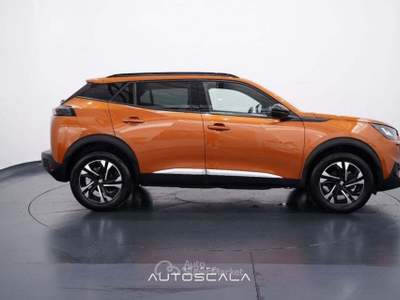 Peugeot 2008 1.2 PureTech 100cv S&S Allure Pack Arancione usata Nola