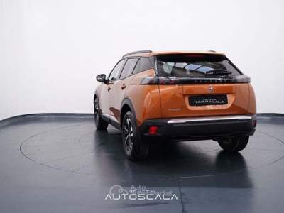 Peugeot 2008 1.2 PureTech 100cv S&S Allure Pack Arancione usata Nola