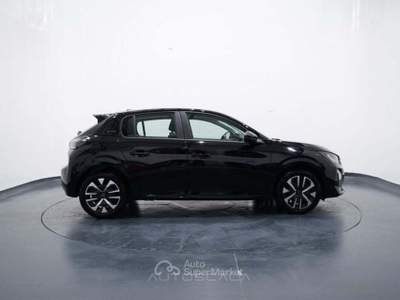 Peugeot 208 1.2 Hybrid 110cv e-DCS6 Style Nero usata Nola