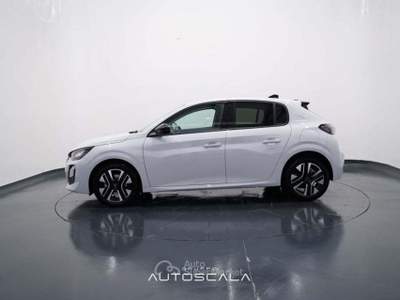 Peugeot 208 1.2 PureTech 100cv S&S 5 porte Allure Bianco usata Nola