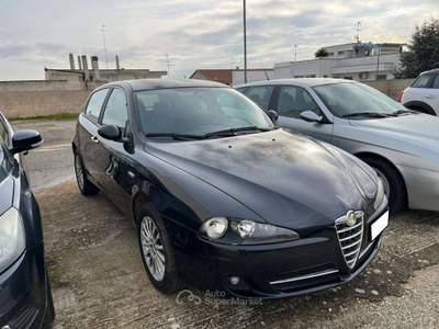 Alfa Romeo 147 1.9 JTD (120) 5 porte Nero usata Alberobello