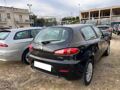 Alfa Romeo 147 1.9 JTD (120) 5 porte Nero usata Alberobello