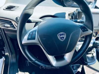Lancia Ypsilon 1.0 S&S Hybrid Gold CARPLAY 27MILA Nero usata Isernia