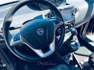 Lancia Ypsilon 1.0 S&S Hybrid Gold CARPLAY 27MILA Nero usata Isernia