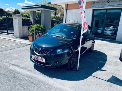 Lancia Ypsilon 1.0 S&S Hybrid Gold CARPLAY 27MILA Nero usata Isernia
