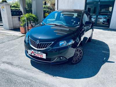 Lancia Ypsilon 1.0 S&S Hybrid Gold CARPLAY 27MILA Nero usata Isernia