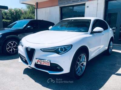 Alfa Romeo Stelvio Stelvio 2.2 190 CV AT8 Q4 Executive PALETTE PELLE Bianco usata Isernia