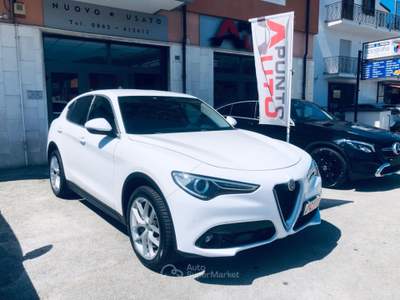 Alfa Romeo Stelvio Stelvio 2.2 190 CV AT8 Q4 Executive PALETTE PELLE Bianco usata Isernia