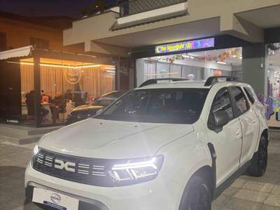Dacia Duster tagliandi certificati interni pellicolati in perfette condizioni Bianco usata San Tammaro