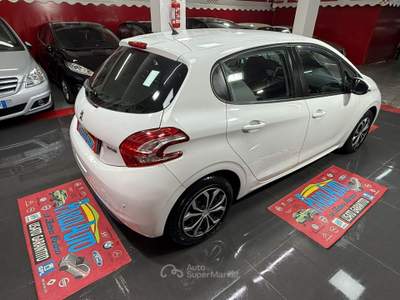 Peugeot 208 1.0 68cv Active - 2014 Bianco usata Giugliano in Campania