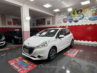 Peugeot 208 1.0 68cv Active - 2014 Bianco usata Giugliano in Campania