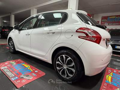 Peugeot 208 1.0 68cv Active - 2014 Bianco usata Giugliano in Campania