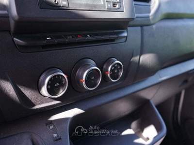 Renault Master T28 2.3 dCi 135 PC-TM Furgone Ice Bianco usata Nola