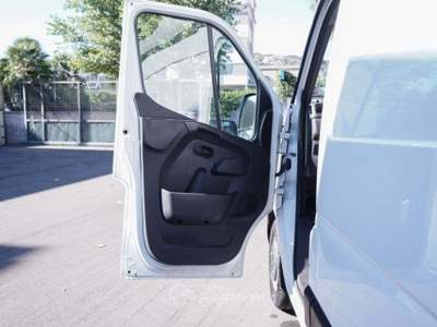 Renault Master T28 2.3 dCi 135 PC-TM Furgone Ice Bianco usata Nola