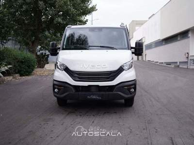 Iveco Daily 35 C18 C.Autom. Cassone Ribaltabile + GRU FASSI Bianco usata Nola