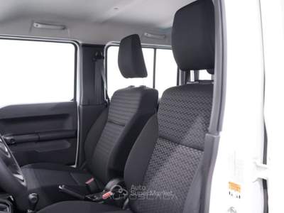 Suzuki Jimny 1.5 102cv 5 Porte 4 Posti A/T Cambio Automatico Bianco usata Nola