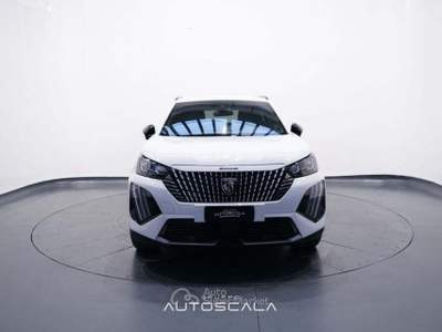 Peugeot 2008 1.2 PureTech 100cv S&S Allure #Pack Navigation Bianco usata Nola