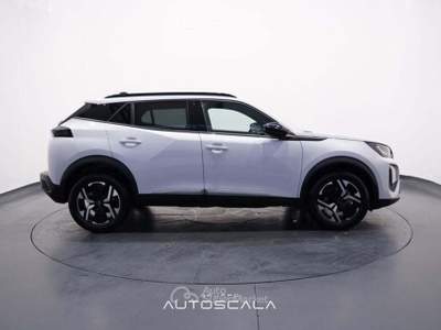 Peugeot 2008 1.2 PureTech 100cv S&S Allure #Pack Navigation Bianco usata Nola