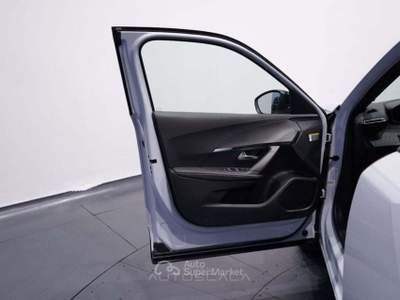 Peugeot 2008 1.2 PureTech 100cv S&S Allure #Pack Navigation Bianco usata Nola