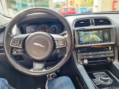 Jaguar F-Pace 2.0 D 180 CV AWD aut. R-Sport Nero usata San Giorgio a Cremano
