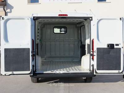 Peugeot Boxer 330 2.0 BlueHDi L1H1 Furgone PREZZO IMPONIBILE Bianco usata DUE CARRARE