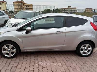 Ford Fiesta 1.4 3 porte Bz.- GPL Grigio usata Roma