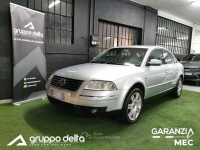 Volkswagen Passat Berlina 1.8t Highline Argento usata Torino