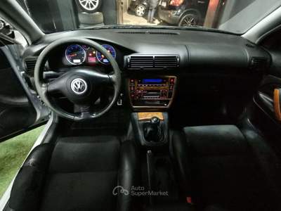 Volkswagen Passat Berlina 1.8t Highline Argento usata Torino