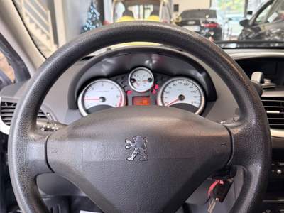 Peugeot 207 5p. Millesim 200 NEOPATENTATI Grigio usata ALTAMURA