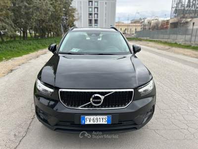 Volvo XC40 AWD Geartronic Inscription PARI AL NUOVO CERTIFICATA Nero usata Gravina in Puglia