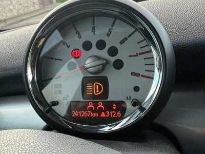 MINI 1.5 Cooper D Hype 5 Cooper 1.6 benzina 120cv Nero usata Bari