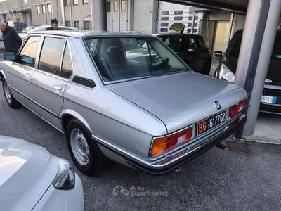 BMW Serie 5 518 E 12 4 PORTE ISCRITTA ASI Argento usata BOLTIERE