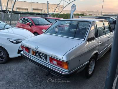 BMW Serie 5 518 E 12 4 PORTE ISCRITTA ASI Argento usata BOLTIERE