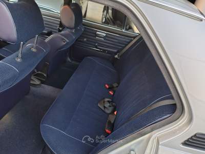 BMW Serie 5 518 E 12 4 PORTE ISCRITTA ASI Argento usata BOLTIERE