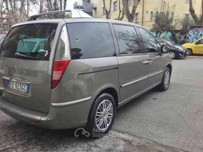 Lancia Phedra MJT 136 CV Platino Grigio usata Roma