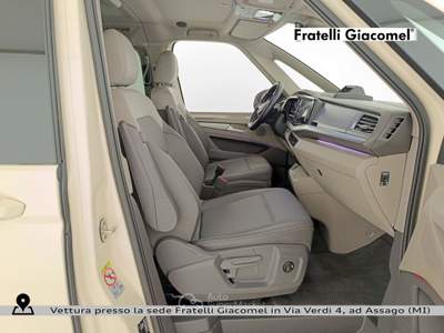 Volkswagen Multivan lungo 2.0 tdi life 150cv dsg 7p.ti Bianco usata Assago
