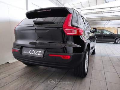 Volvo XC40  - xc40 t2 geartronic momentum core n1 Nero usata LEGNANO