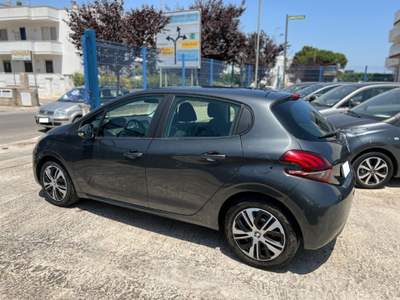 Peugeot 208 1.6 BlueHDi 75 5 porte Grigio usata Alberobello
