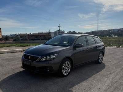 Peugeot 308 S&S SW Business Grigio usata Altamura