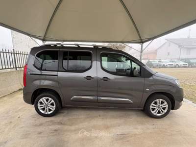 Toyota Proace 1.5D 100 CV 7 POSTI EURO 6-DTEMP 7 DIESEL Lounge Grigio usata Pavia