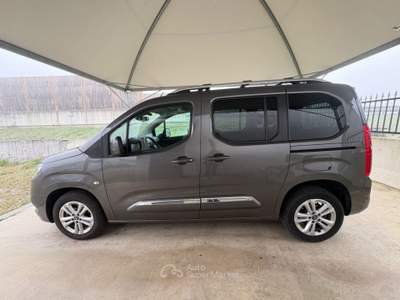 Toyota Proace 1.5D 100 CV 7 POSTI EURO 6-DTEMP 7 DIESEL Lounge Grigio usata Pavia