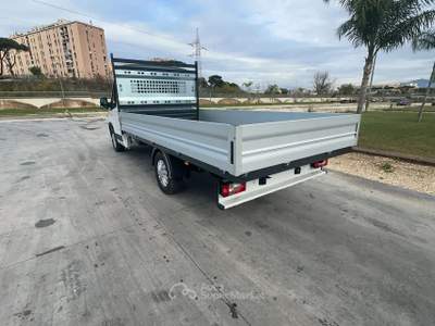 Maxus Deliver9 MAX DELIVER9 RWD R.SING CASSONE FISSO 4200MM Deliver9 rwd R.Sing Cassone Fisso 4200mm Bianco usata Roma
