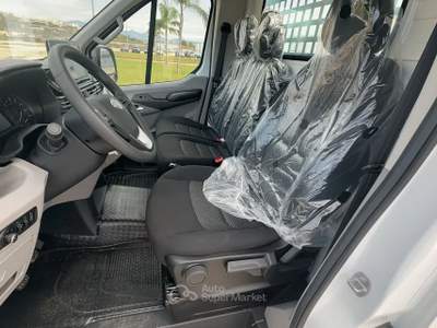 Maxus Deliver9 MAX DELIVER9 RWD R.SING CASSONE FISSO 4200MM Deliver9 rwd R.Sing Cassone Fisso 4200mm Bianco usata Roma