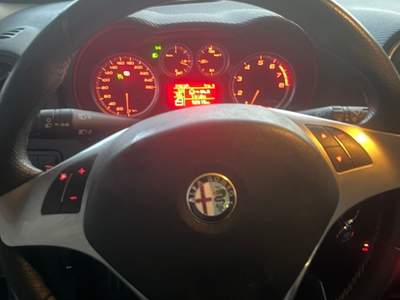 Alfa Romeo MiTo acquifenti seri  Nero usata Bellusco